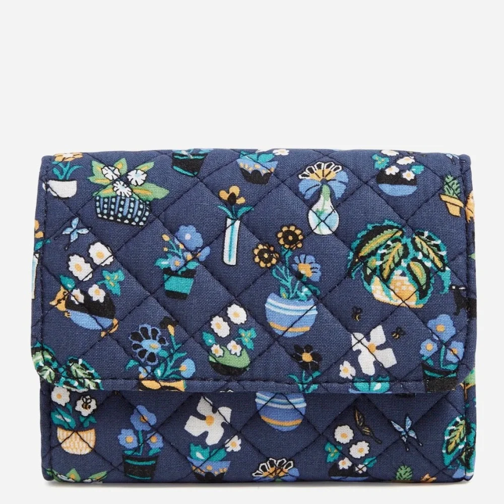 Vera Bradley RFID Riley Compact Wallet in Recycled Cotton Plants NWT - Picture 1 of 10